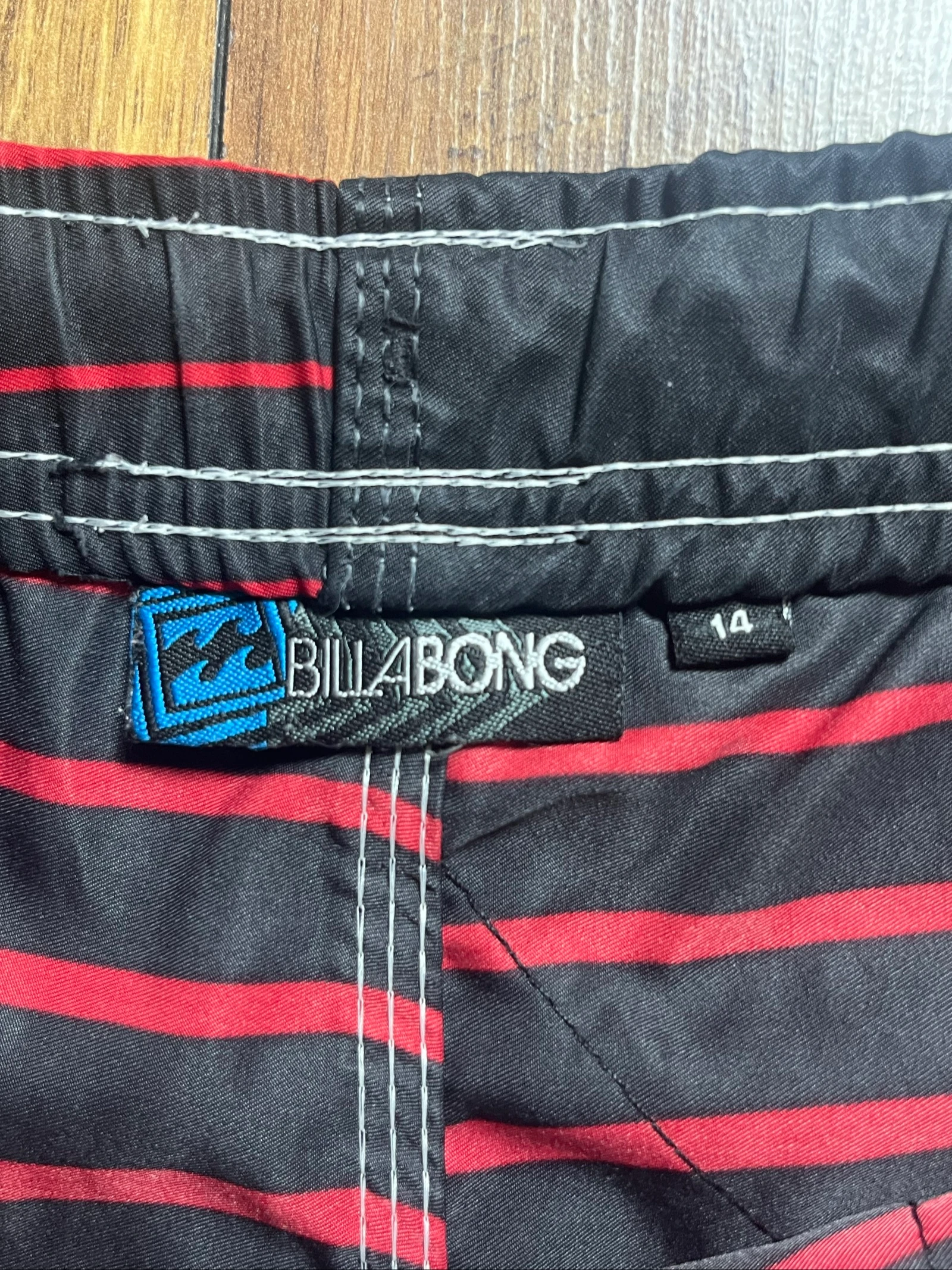 Round big logo boardshorts Urban surf style - billabong - Size 14/XS - very good condition – photo 2